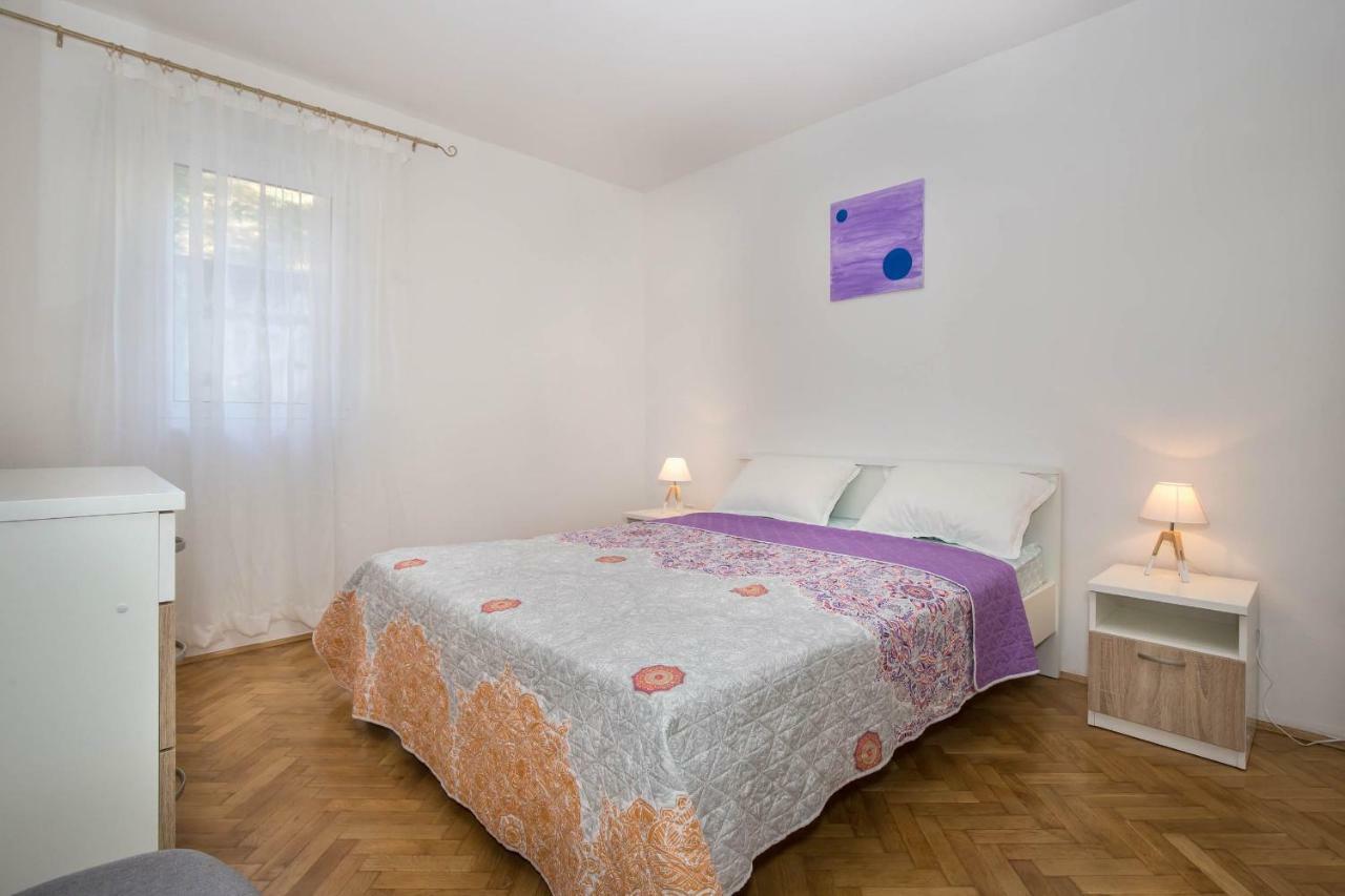 Apartman Sesna Bol Exteriör bild