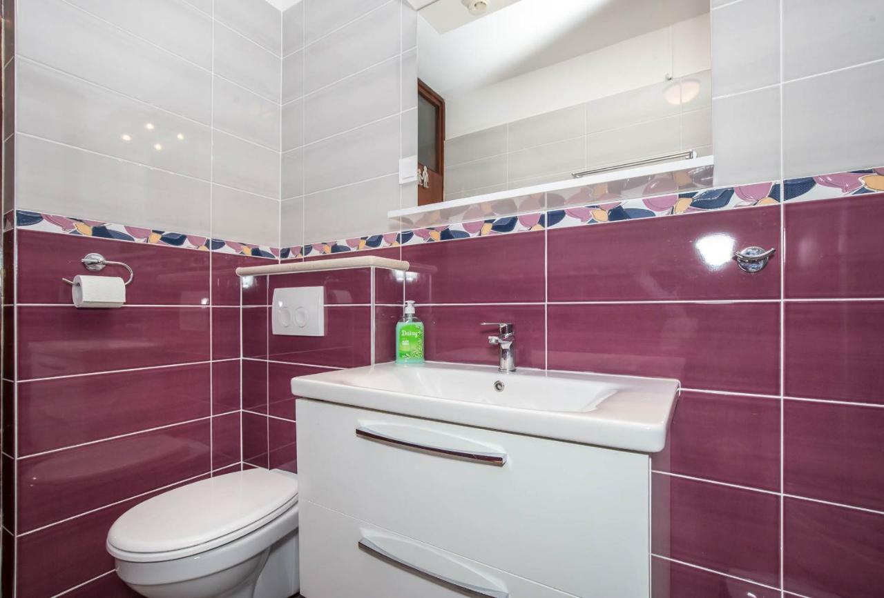 Apartman Sesna Bol Exteriör bild