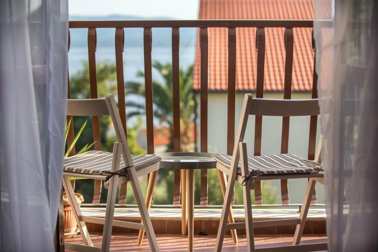 Apartman Sesna Bol Exteriör bild