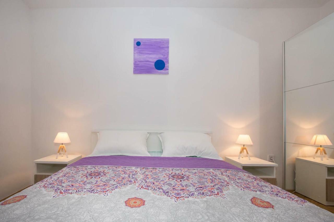Apartman Sesna Bol Exteriör bild