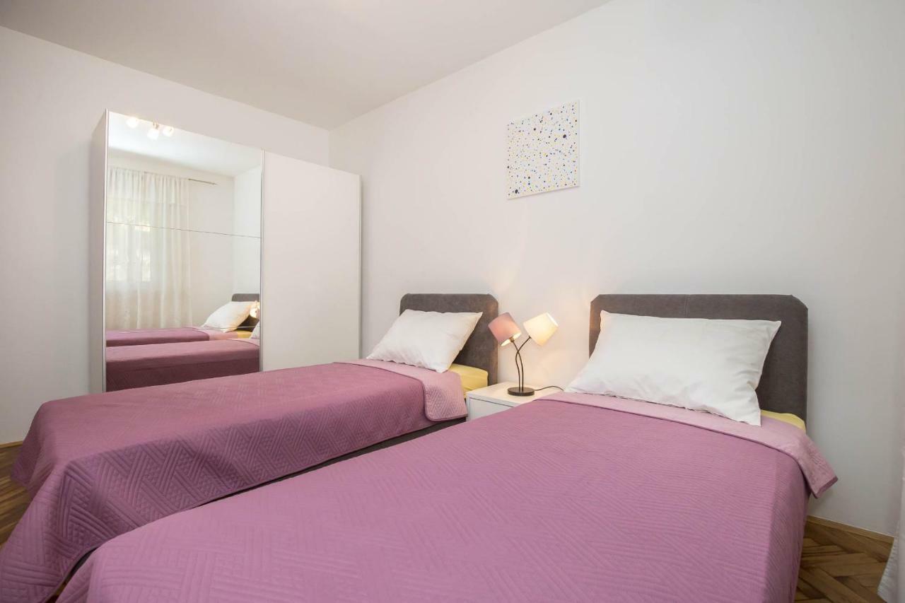 Apartman Sesna Bol Exteriör bild