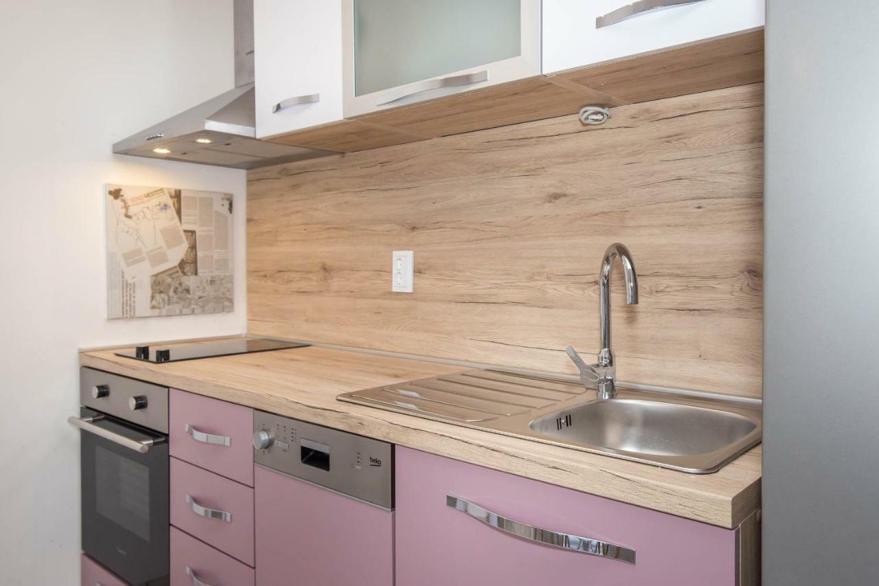 Apartman Sesna Bol Exteriör bild