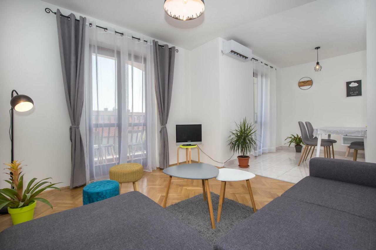 Apartman Sesna Bol Exteriör bild